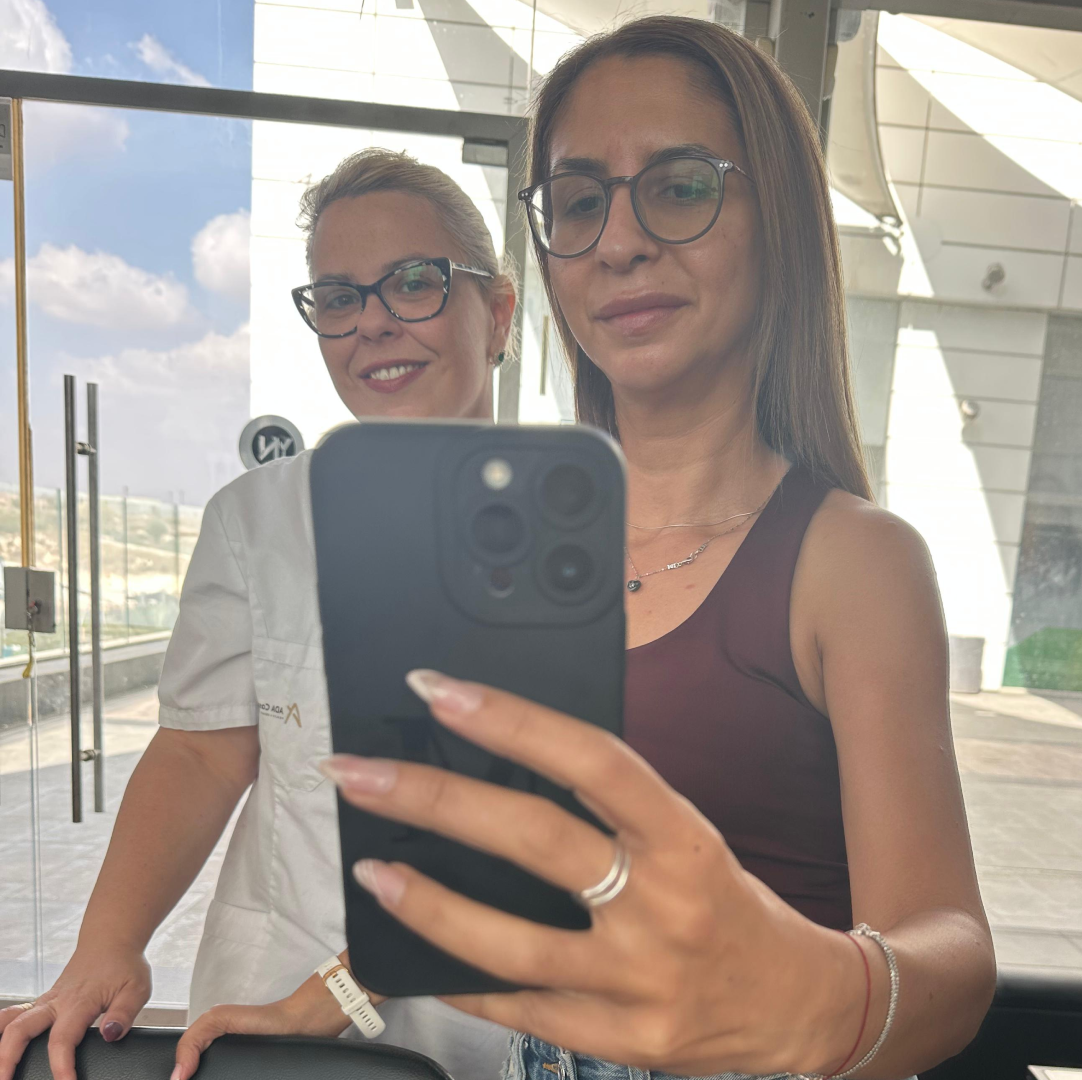 עדה קוסמטיקס - עם לקוחה מרוצה